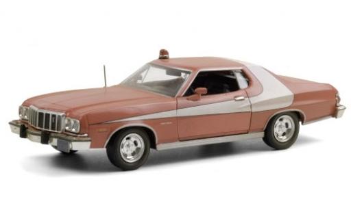 Diecast model cars Ford Gran Torino Starsky and Hutch red/white 1976 (TV-s&iuml;&iquest;&frac12;rie 1975-79) avec Witterungsspuren 1/24 Greenlight