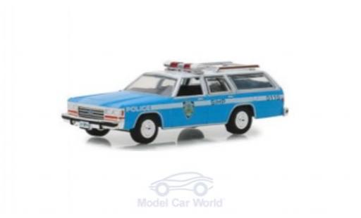 Diecast model cars Ford LTD Crown Victoria Wagon NYPD 1988 1/64 Greenlight