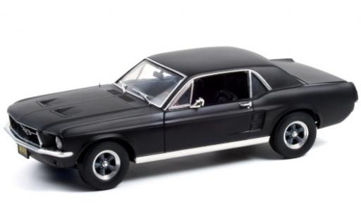 Diecast model cars Ford Mustang Hardtop matt-black 1967 Creed 1/18 Greenlight