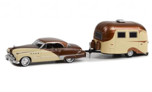 Diecast model cars Buick Roadmaster Coupe Hardtop brun/beige 1949 1/64 Greenlight