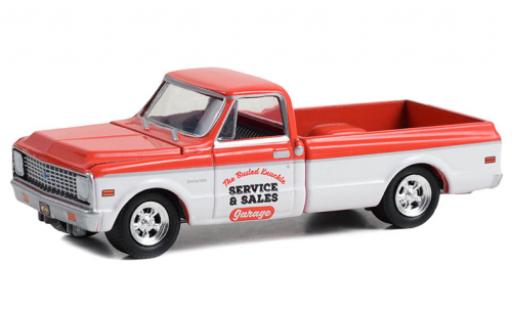 Diecast model cars Chevrolet C-10 Pickup red/white 1972 1/64 Greenlight