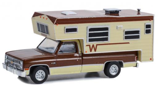Diecast model cars Chevrolet C-20 pickup Silverado metallise brun/beige 1982 1/64 Greenlight