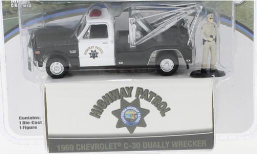 Diecast model cars Chevrolet C-30 wrecker Abschleppwagen Highway Patrol 1969 1/64 Greenlight