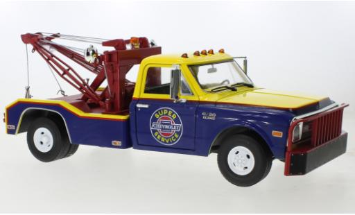 Diecast model cars Chevrolet C-30 wrecker Dually Service 1969 1/18 Greenlight