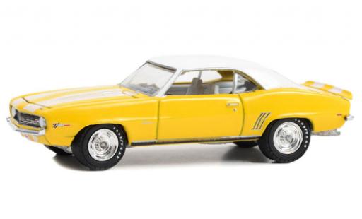 Diecast model cars Chevrolet Camaro Z28 Z/28 yellow/white 1969 1/64 Greenlight