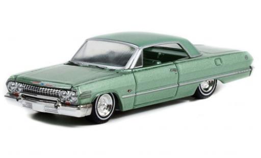 Diecast model cars Chevrolet Impala lowrider metallise green 1963 1/64 Greenlight