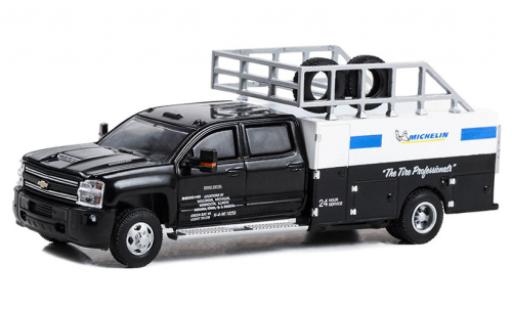 Diecast model cars Chevrolet Silverado pickup Dually Tire Service Truck Michelin 2018 1/64 Greenlight