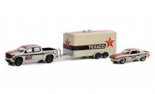 Diecast model cars Chevrolet Silverado pickup Texaco 2021 1/64 Greenlight