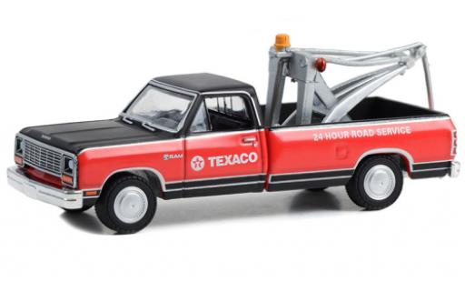 Diecast model cars Dodge RAM pickup D-100 royal SE Texaco 1983 1/64 Greenlight