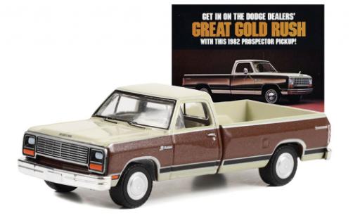 Diecast model cars Dodge RAM pickup D-150 Prospector beige/brown 1982 1/64 Greenlight