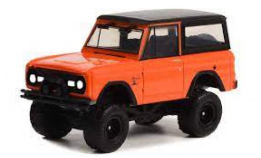 Diecast model cars Ford Bronco Custom SUV orange 1967 1/64 Greenlight