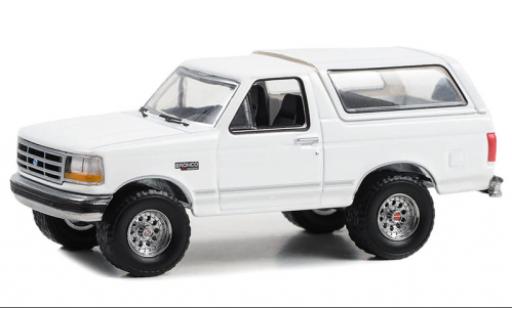 Diecast model cars Ford Bronco XLT white 1993 1/64 Greenlight