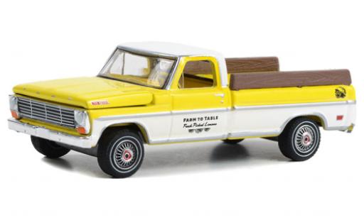 Diecast model cars Ford F-100 Pickup 00 Ferme To Table 1967 1/64 Greenlight