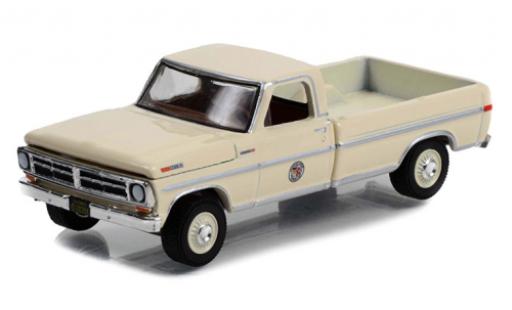 Diecast model cars Ford F-250 Pickup beige Fall Guy Stuntman Association 1972 1/64 Greenlight