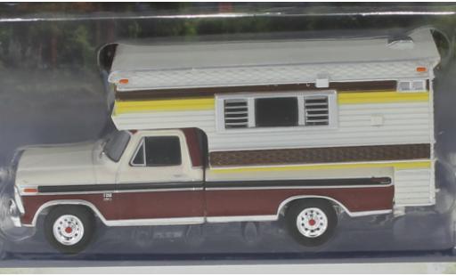 Diecast model cars Ford F-250 Pickup Camper Special white/red 1974 1/64 Greenlight