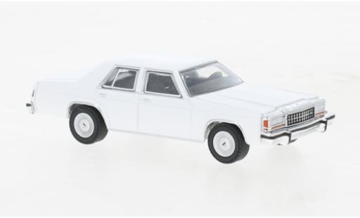 Diecast model cars Ford LTD Crown Victoria white 1980 1/64 Greenlight