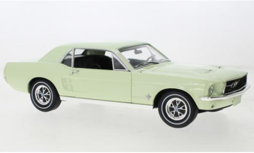 Diecast model cars Ford Mustang Hardtop la chaux 1968 1/18 Greenlight