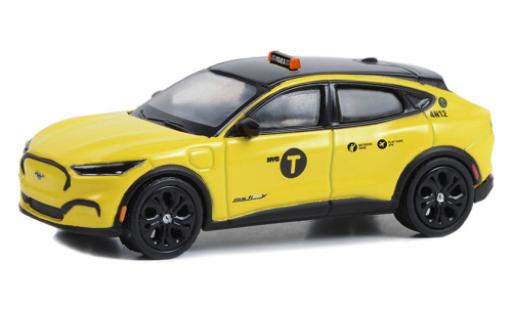 Diecast model cars Ford Mustang Taxi Mach E Nouveau York 2022 1/64 Greenlight