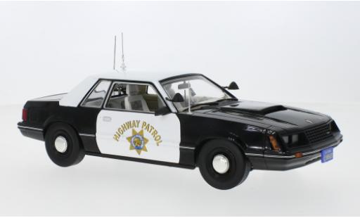 Diecast model cars Ford Mustang SSP California autoroute Patrol 1982 1/18 Greenlight