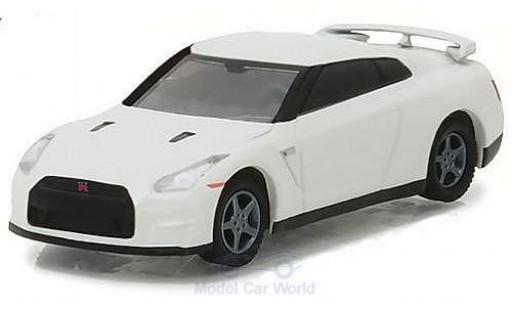Diecast model cars Nissan Skyline R35 GT-R white 2014 1/64 Greenlight