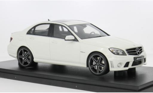 Diecast model cars Mercedes Classe C AMG C63 white 2007 1/18 GT Spirit