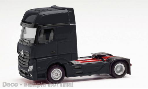 Diecast model cars Mercedes Actros Gigaspace black 1/87 Herpa