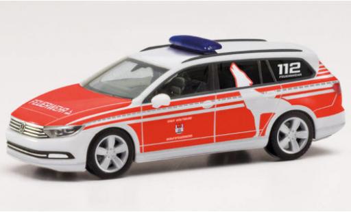 Diecast model cars Volkswagen Passat Base Variant Fire brigade Wolfsburg 1/87 Herpa