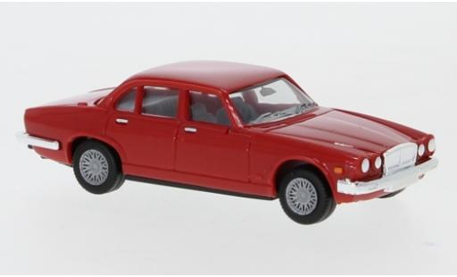 Diecast model cars Jaguar XJ6 Base 6 red 1/87 Herpa