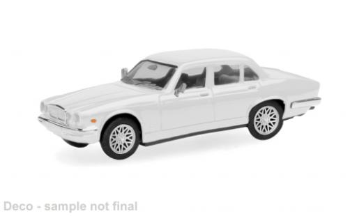 Diecast model cars Jaguar XJ Series III white 1979 1/87 Herpa