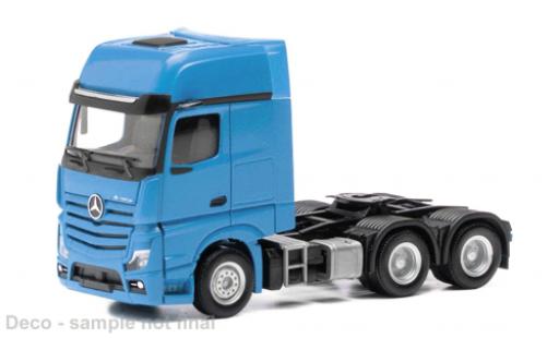 Diecast model cars Mercedes Actros Gigaspace L blue 1/87 Herpa