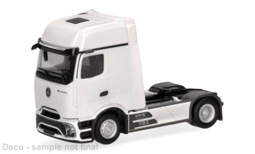 Diecast model cars Mercedes Actros Gigaspace L white 1/87 Herpa