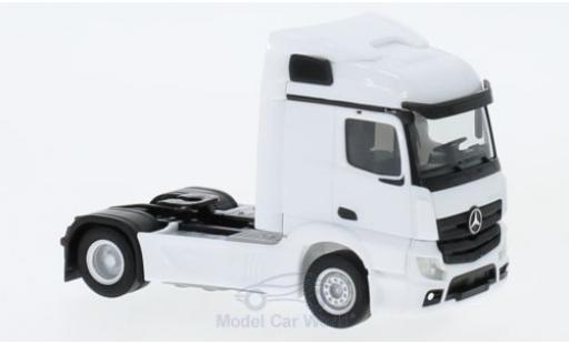 Diecast model cars Mercedes Actros Streamspace 2.3 white 2018 2-achs Zugmaschine 1/87 Herpa