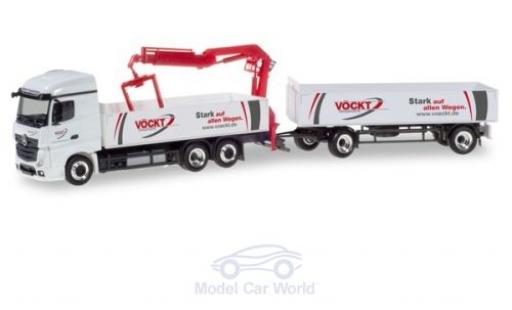 Diecast model cars Mercedes Actros Streamspace V&Atilde;&para;ckt flatbedn-H&Atilde;&curren;ngerzug with Ladekran 1/87 Herpa