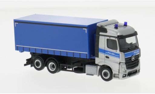 Diecast model cars Mercedes Actros Streamspace Wechsellader Bereitschaftspolice Mecklenburg-Vorpommern 1/87 Herpa