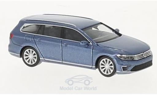 Diecast model cars Volkswagen Passat Base Variant GTE metallic blue 1/87 Herpa