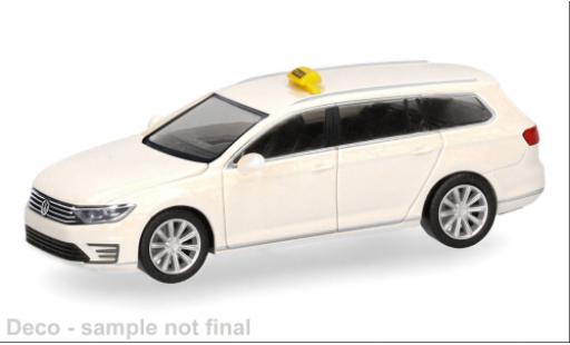 Diecast model cars Volkswagen Passat Base Variant GTE Taxi 1/87 Herpa