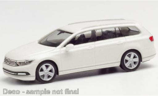 Diecast model cars Volkswagen Passat Base Variant metallic white 1/87 Herpa