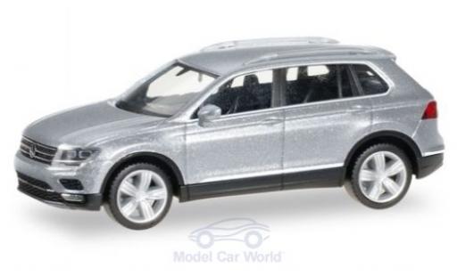 Diecast model cars Volkswagen Tiguan Base grey 1/87 Herpa