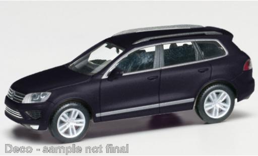 Diecast model cars Volkswagen Touareg Base metallic black 1/87 Herpa