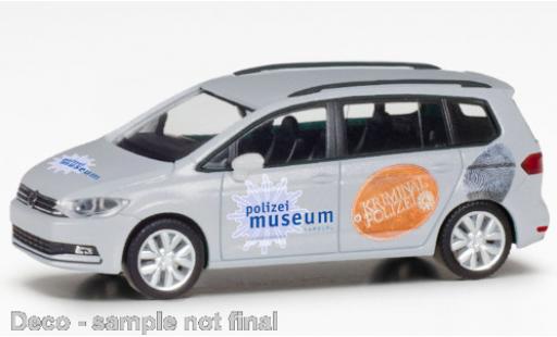 Diecast model cars Volkswagen Touran Base Policemuseum Hamburg 1/87 Herpa