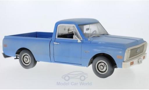 Diecast model cars Chevrolet C-10 Pickup Pick Up blue The Texas Chainsaw Massacre 1971 with Schmutzeffekt 1/18 Highway 61