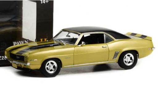 Diecast model cars Chevrolet Camaro Z28 metallic oliv/black 1969 1/18 Highway 61