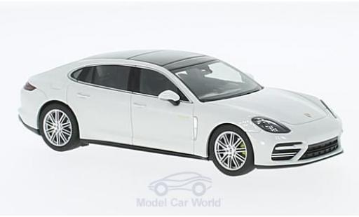 Diecast model cars Porsche Panamera e-hybrid Turbo S Executive white 2016 1/43 Herpa