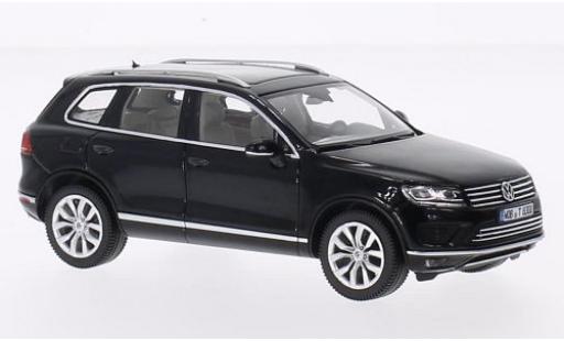 Diecast model cars Volkswagen Touareg Base black 2015 1/43 Herpa