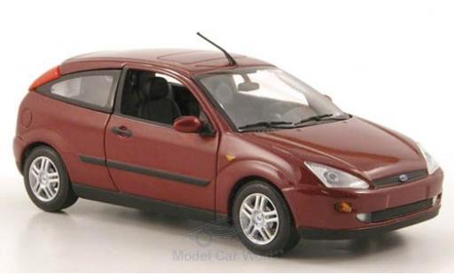 Diecast model cars Ford Focus Berline MkI 3-T&Atilde;&frac14;rer metallic red 2002 1/43 Minichamps