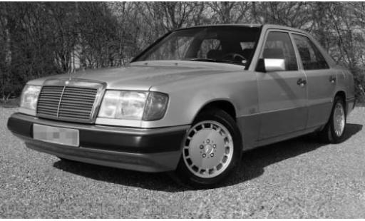 Diecast model cars Mercedes 230 Base E (W124) metallise beige 1/18 I Norev
