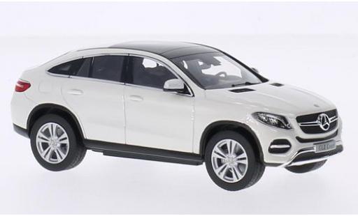 Diecast model cars Mercedes GLE Coupe (C292) white 1/43 Norev
