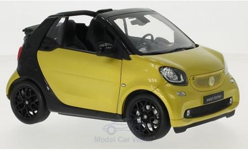 Diecast model cars Smart ForTwo Cabrio Convertible (A453) metallic yellow/black Softtop liegt bei 1/18 Norev
