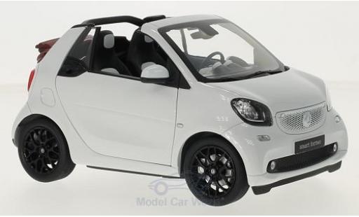 Diecast model cars Smart ForTwo Cabrio Convertible (A453) white Softtop liegt bei 1/18 Norev