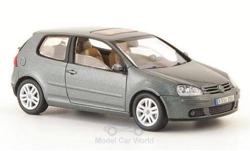 Diecast model cars Volkswagen Golf Base metallic green 2003 3-T&Atilde;&frac14;rig 1/43 Schuco